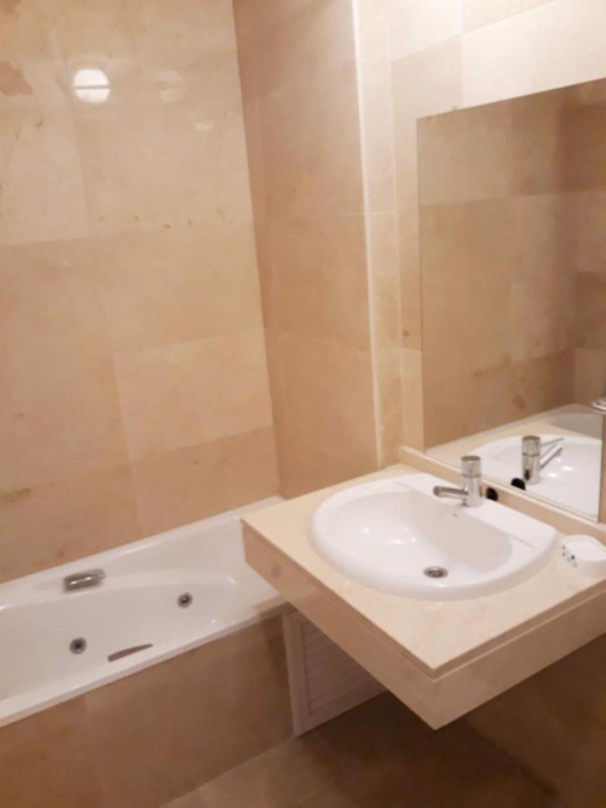 Beautiful Apartment In Duquesa Suites And Gardens Castillo de Sabinillas Екстер'єр фото