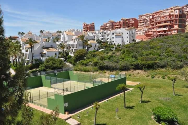 Beautiful Apartment In Duquesa Suites And Gardens Castillo de Sabinillas Екстер'єр фото