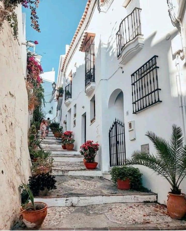 Beautiful Apartment In Duquesa Suites And Gardens Castillo de Sabinillas Екстер'єр фото