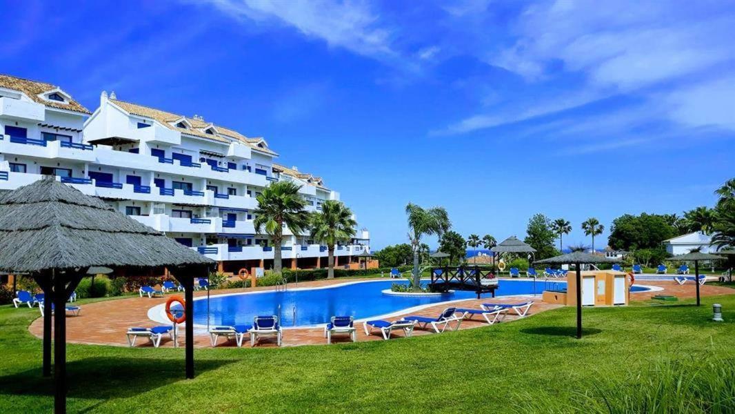 Beautiful Apartment In Duquesa Suites And Gardens Castillo de Sabinillas Екстер'єр фото